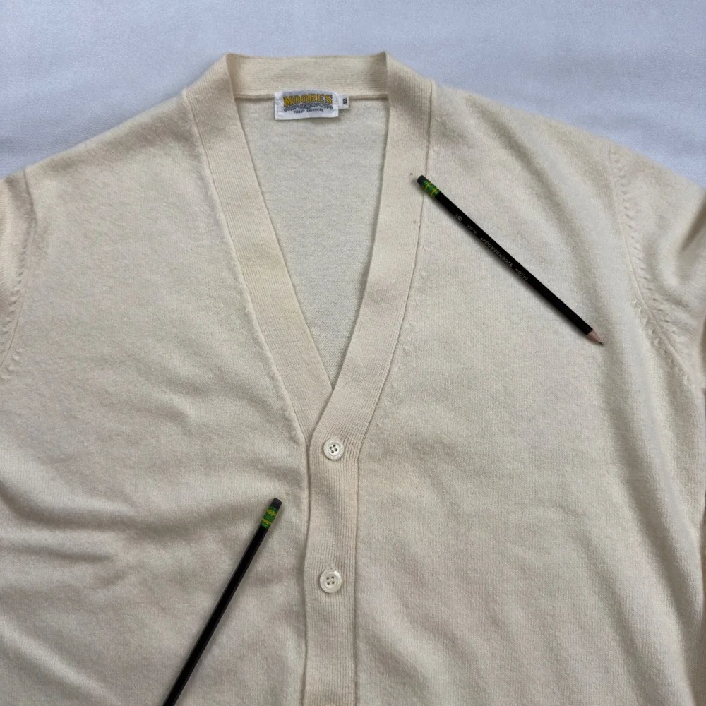 Vintage Moores Finest Cashmere Cardigan Sweater Mens 42 Cream Button Front FLAW - Picture 5 of 9